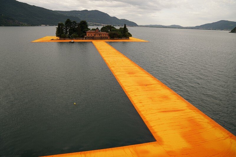 The Floating Piers - A 3 Kilometer-long Walkway Across the Water of Lake Iseo (18)