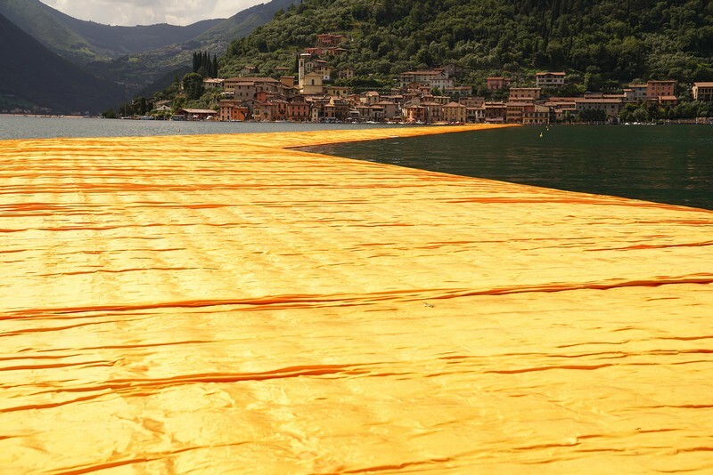 The Floating Piers - A 3 Kilometer-long Walkway Across the Water of Lake Iseo (19)