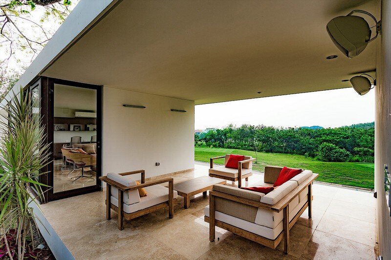 Tropical Eco-Friendly House by Alberto Zavala Arquitectos (11)