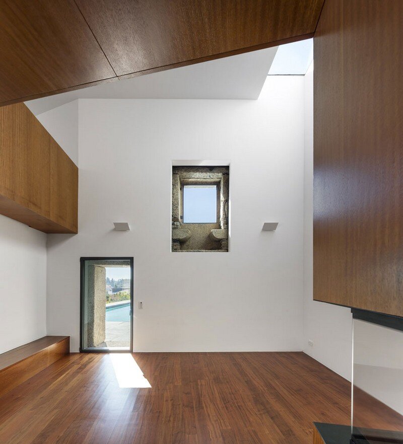 Vigario House is a Dialog Between Old and New (10)