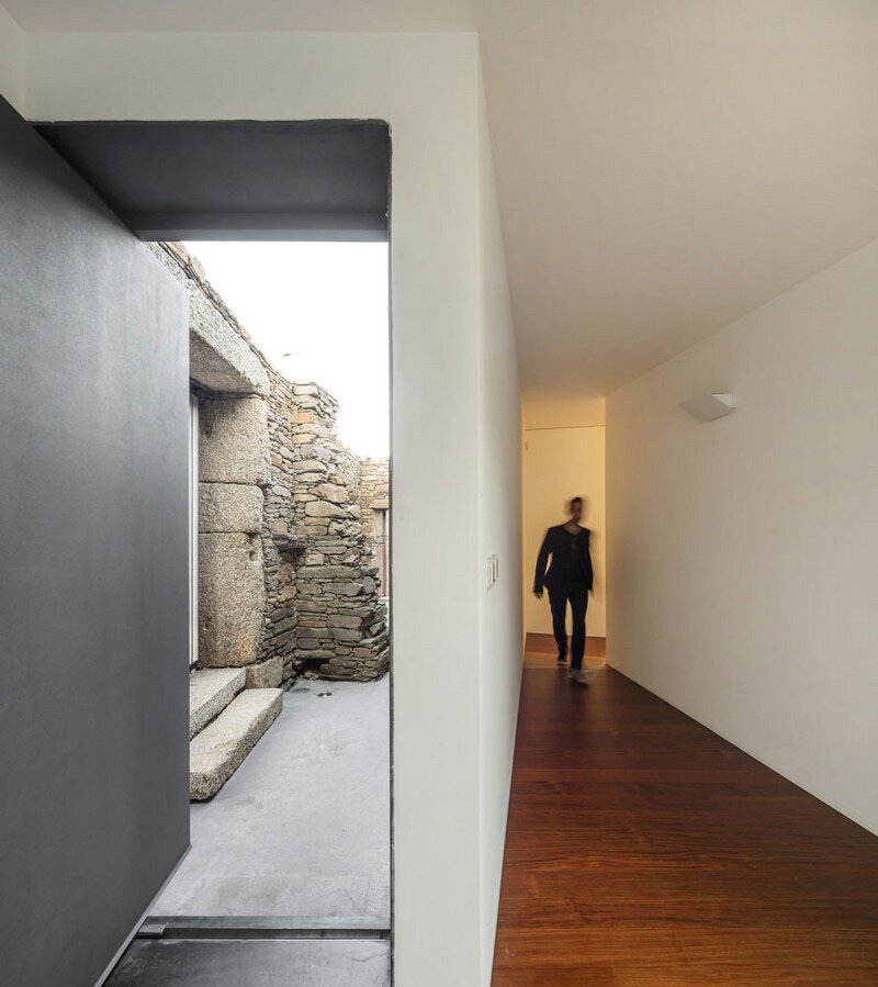 Vigario House is a Dialog Between Old and New (18)