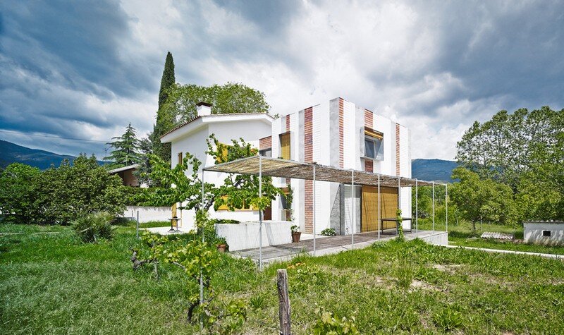 Anoro House - Weekend Retreat by Anna & Eugeni Bach (1)
