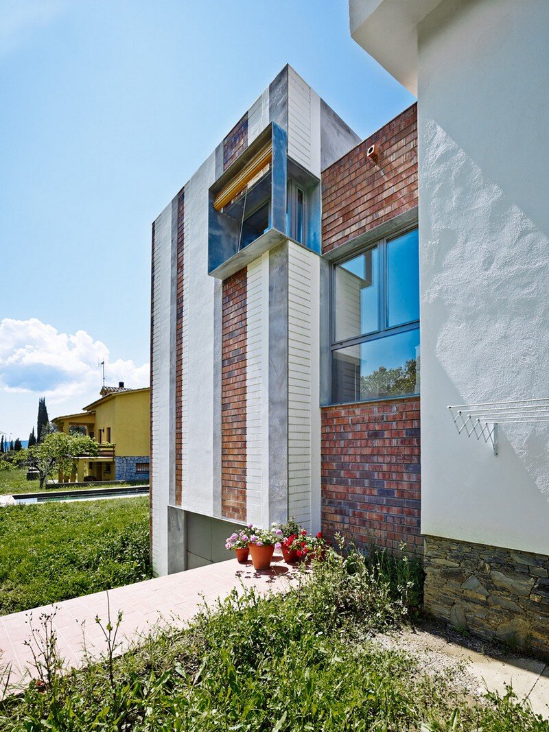 Anoro House - Weekend Retreat by Anna & Eugeni Bach (7)