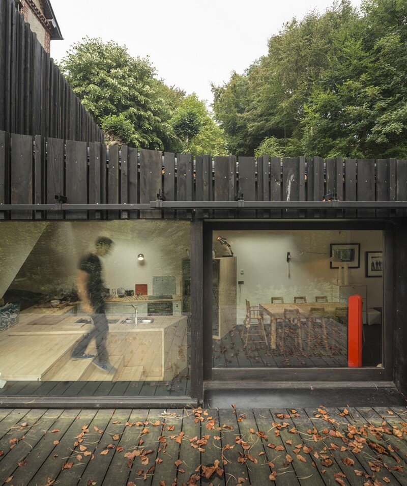 Black Wood House by Marchi Architectes (12)