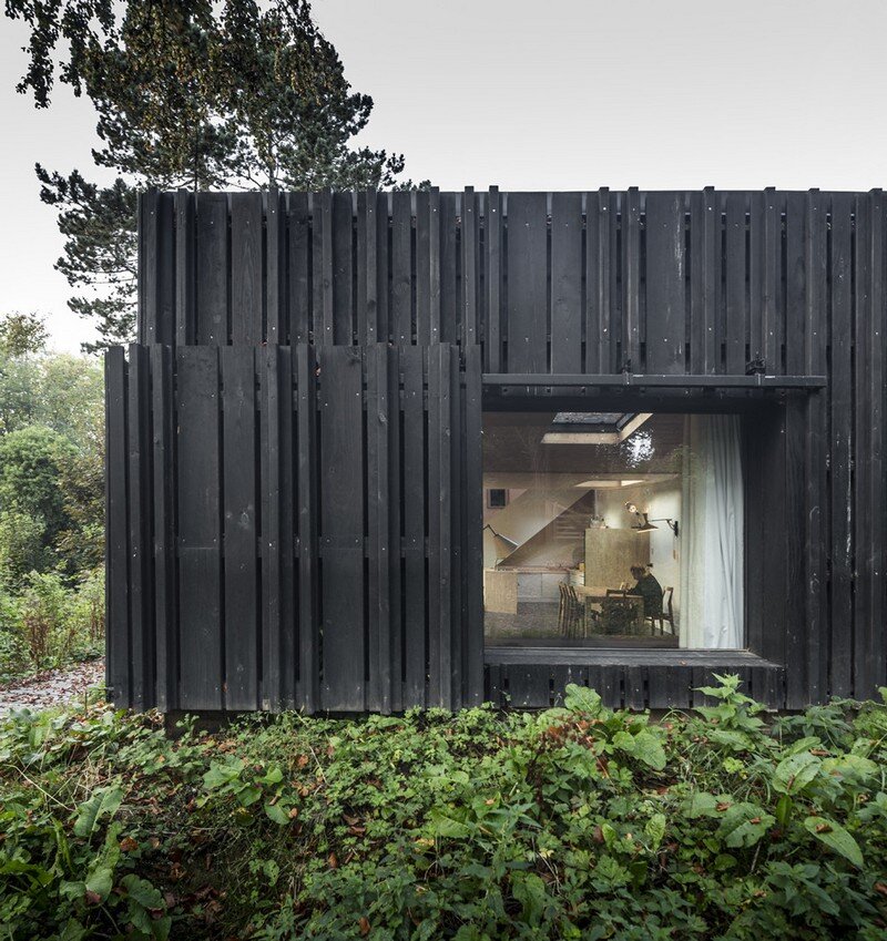Black Wood House by Marchi Architectes (13)