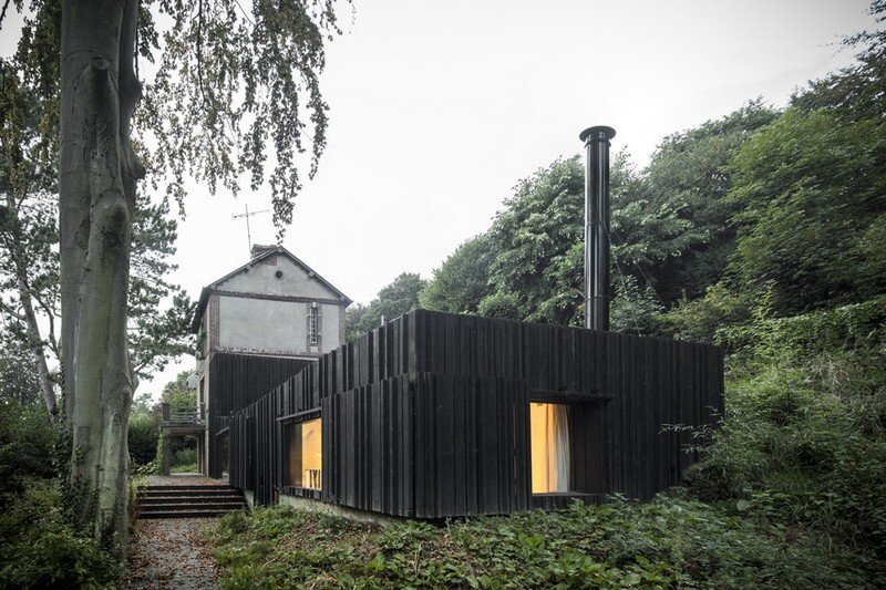 Black Wood House by Marchi Architectes (17)