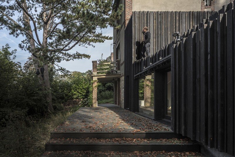 Black Wood House by Marchi Architectes (5)