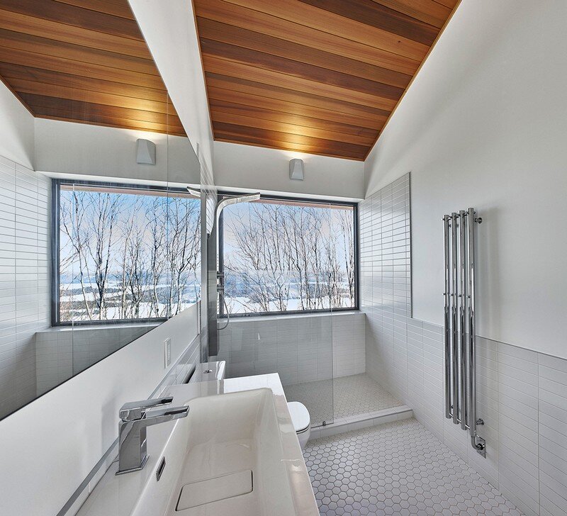 bathroom, Weekend Retreat Located on the Steep Slope of a Former Ski Hill (14)