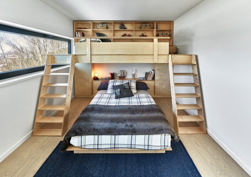 kids bedroom, Weekend Retreat Located on the Steep Slope of a Former Ski Hill (9)