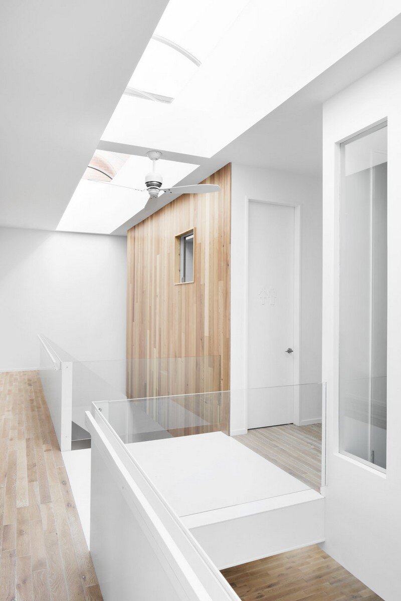 Mentana House - Minimalist Home by EM Architecture (9)