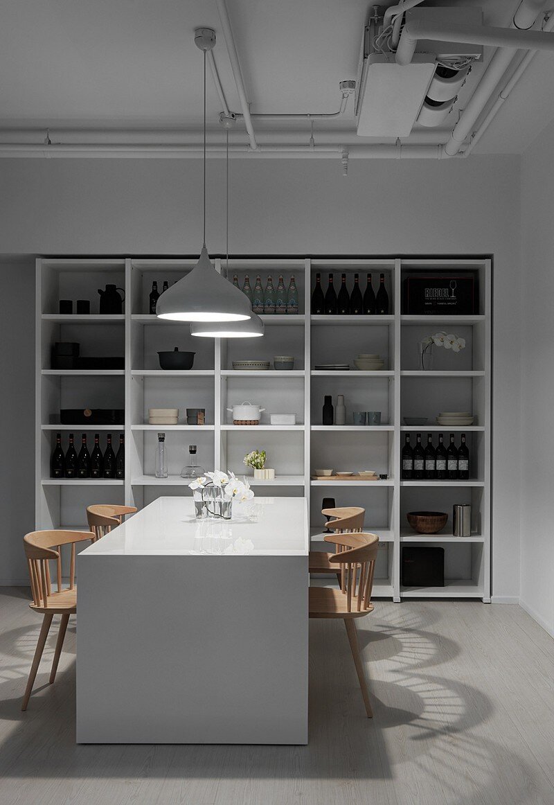 Minimalist White Apartment - Tsai Residence by Tai & Architectural Design (2)