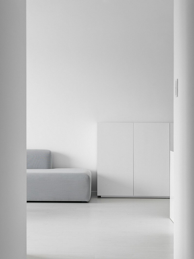 Minimalist White Apartment - Tsai Residence by Tai & Architectural Design (6)
