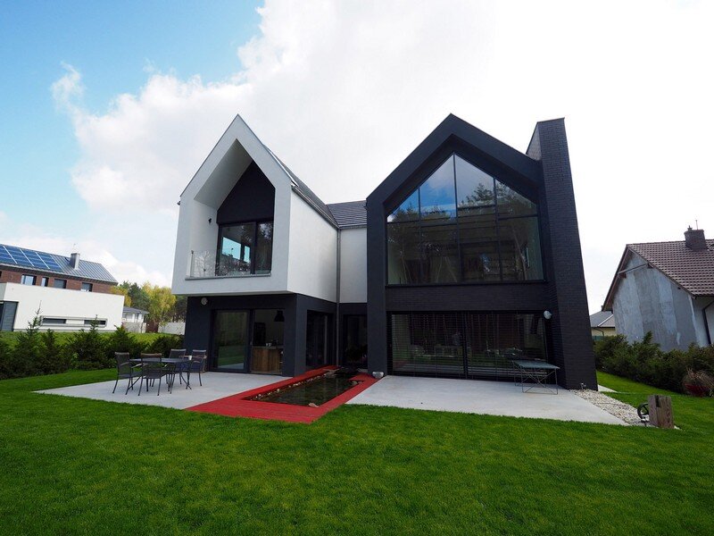 Fence House - a Contemporary Interpretation of the Traditional Style 17