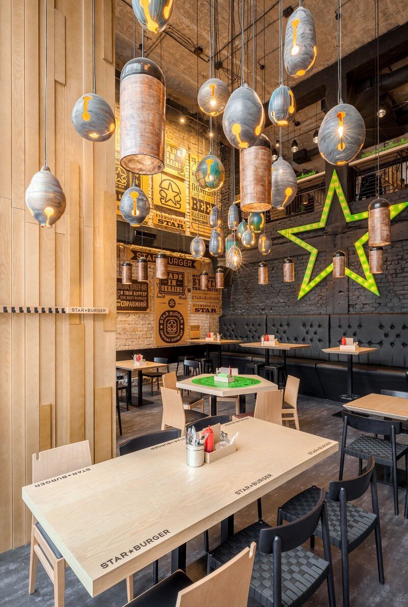 Star Burger - Classic American Bar Atmosphere in the Center of Kyiv 5
