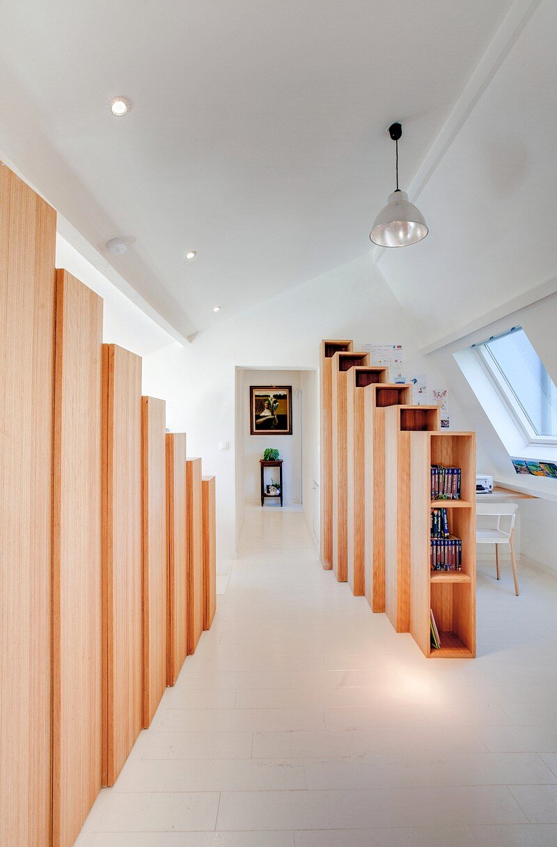 Bookshelf House 9