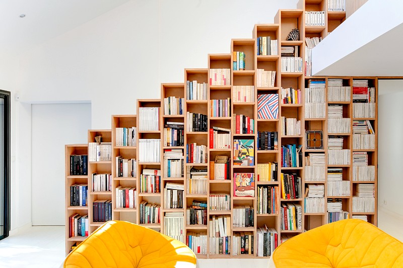 Bookshelf House 4
