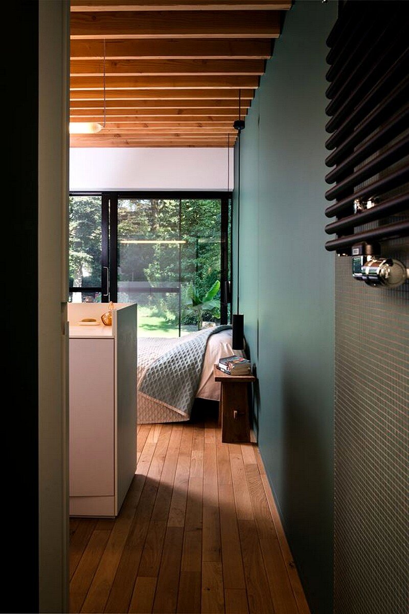 Studio K Has Designed a Vivid and Sunny Home 11