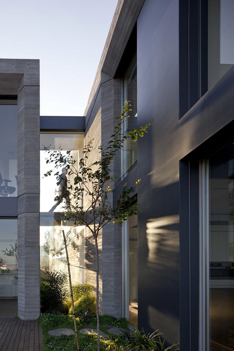 Modern Concrete House 5