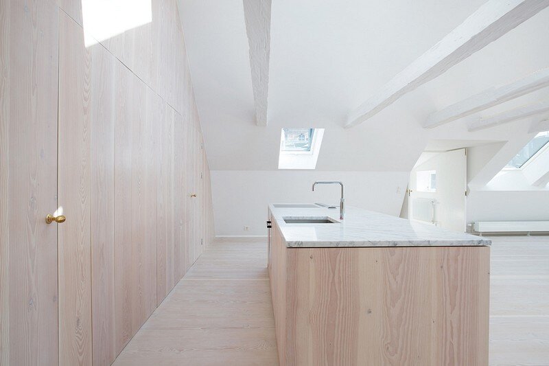 Studiomama Completes Renovation of Apartments in 1720s House 5