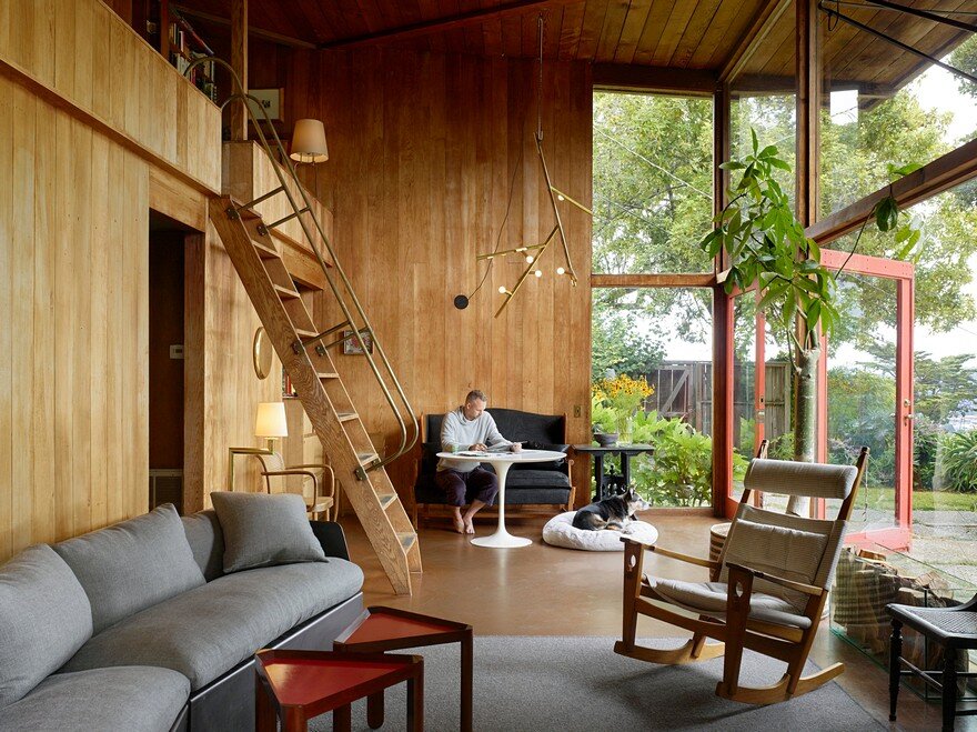 A Mill Valley House Made of Red Cedar and Glass 1