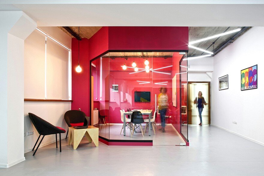 Open Workspace BigBek - SNKH Architectural Studio 10