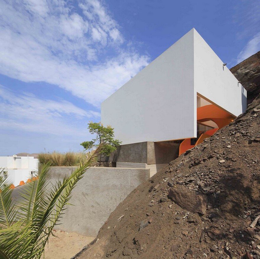 Lapa House in Lima by Martin Dulanto Arquitecto 1