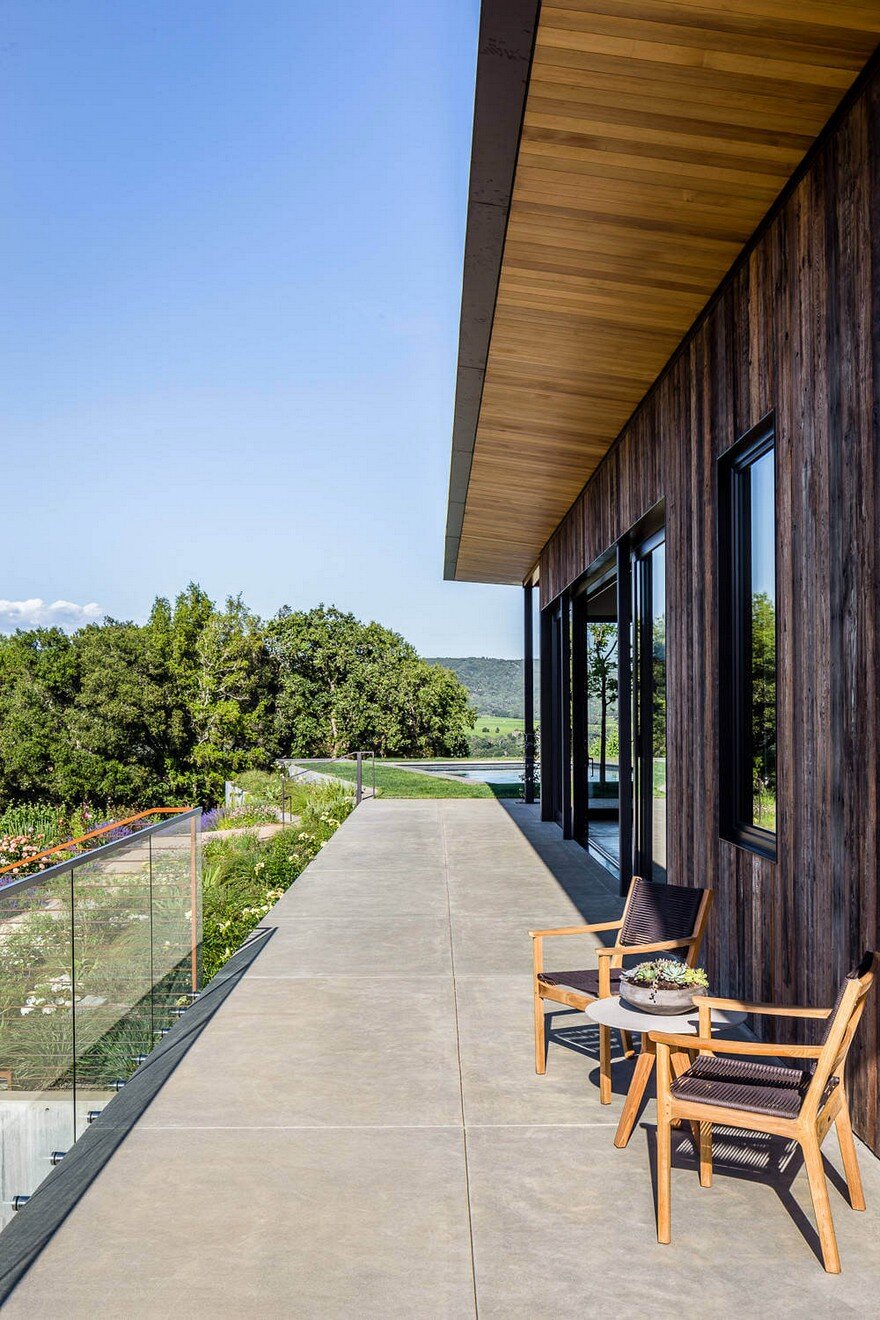 Vineyard House by Sutro Architects and Adeeni Design 18