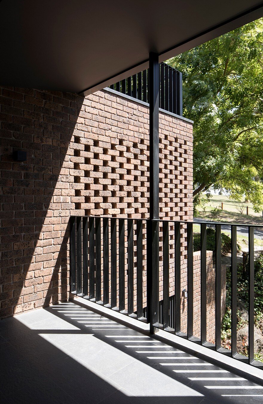 Double Brick Family Home / Ruffey Lake House by Inbetween Architecture 18
