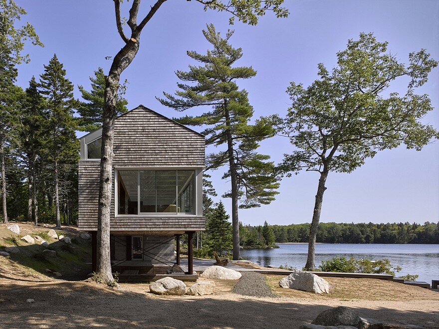 Mirror Point Cottage by MacKay-Lyons Sweetapple Architects 1