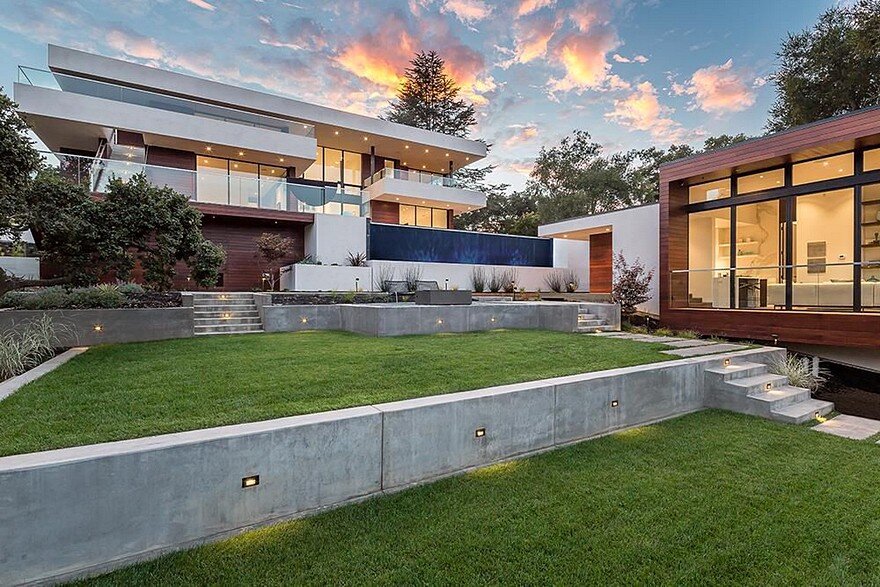 Mora Estates House in the Heart of Silicon Valley by Swatt Miers Architects
