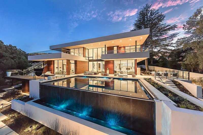 Mora Estates House in the Heart of Silicon Valley