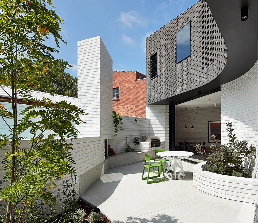 Perimeter House by MAKE Architecture 2