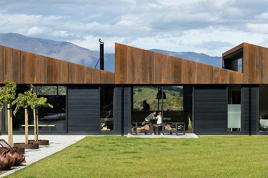 Sawtooth House by Assembly Architects