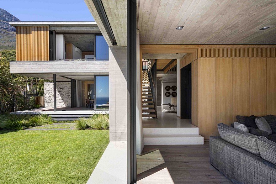 Clifton House in Cape Town with a Panoramic View of the Ocean 3