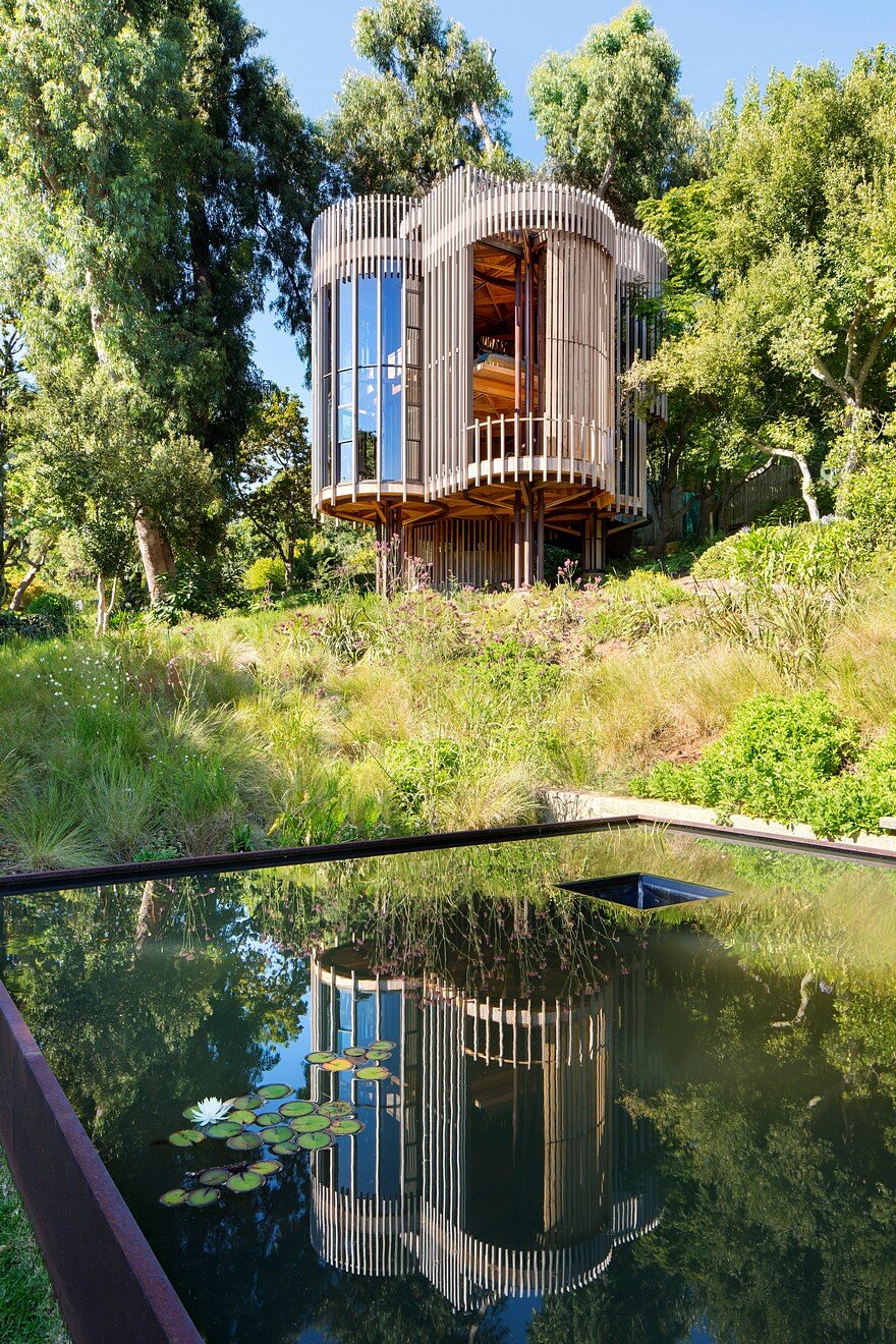 Contemporary Tree House Inspired by Timber Cabins in Cape Town 15