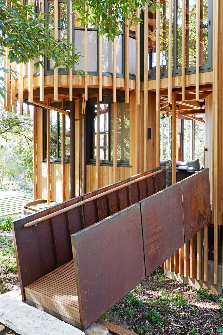 Contemporary Tree House Inspired by Timber Cabins in Cape Town 4