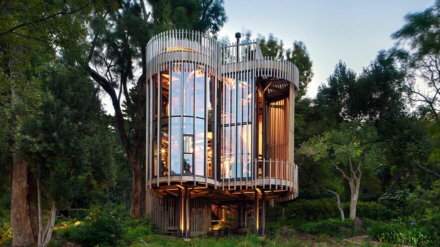 Contemporary Tree House Inspired by Timber Cabins in Cape Town 16