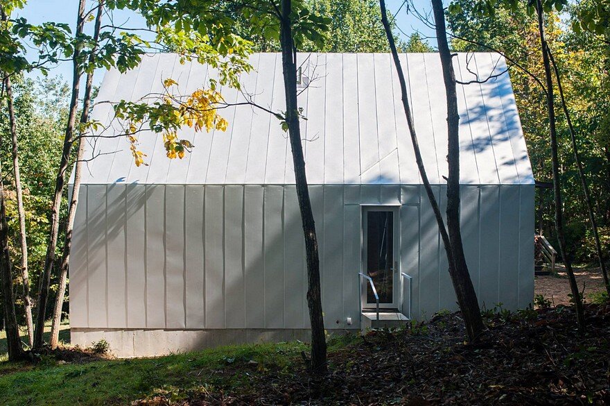 Foley Ridge Cabin is Conceived as a Galvanized Steel Monolith Elevated on Two Concrete Walls 11