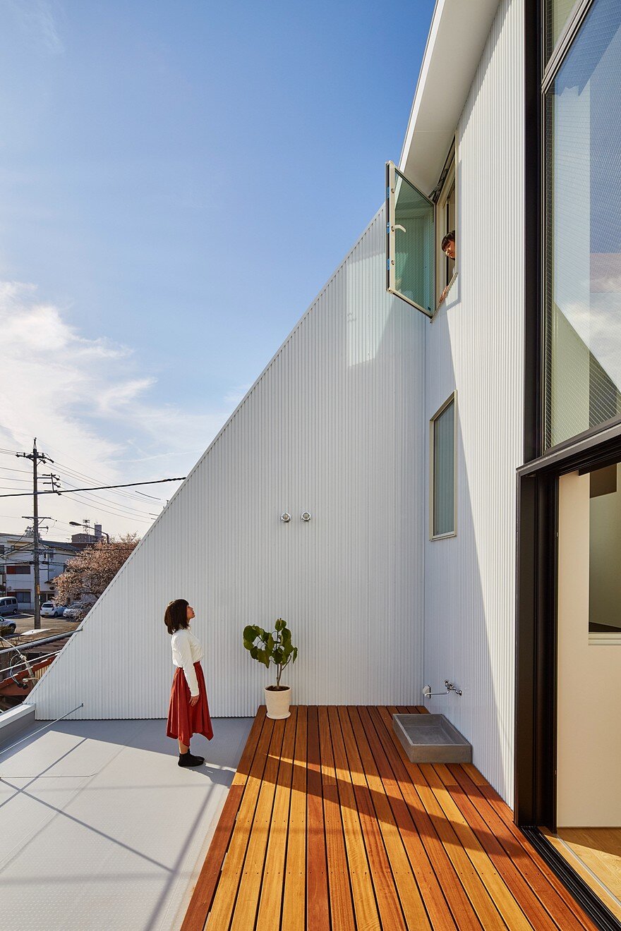 Keitaro Muto Architects Design a New Japan Three-Story Open House 8
