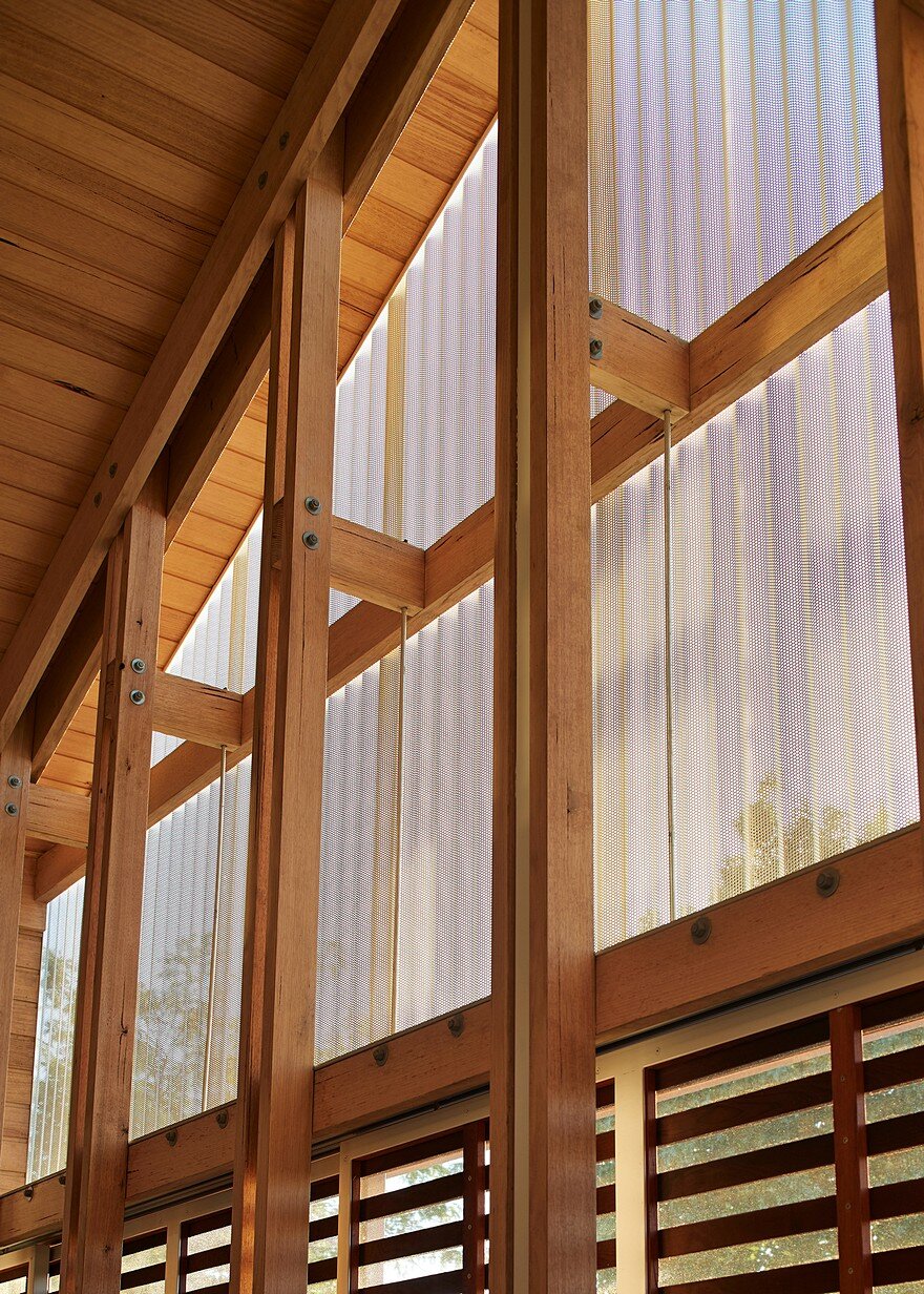 MAKE Architecture Adapted Japanese Sliding Timber Screens to Renovate an Australian Home 9