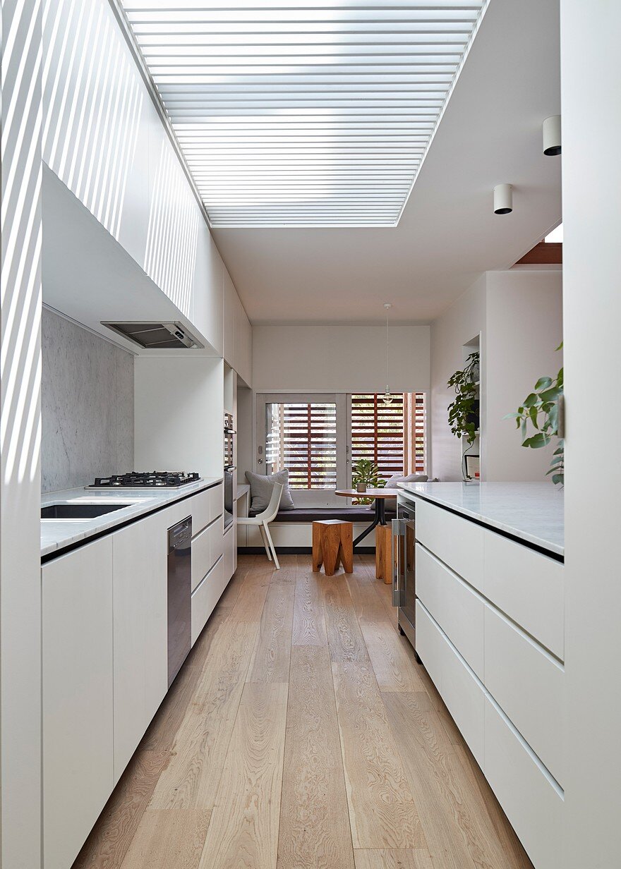 MAKE Architecture Adapted Japanese Sliding Timber Screens to Renovate an Australian Home 6