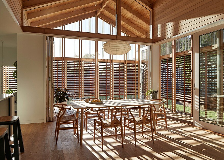 MAKE Architecture Adapted Japanese Sliding Timber Screens to Renovate an Australian Home 7