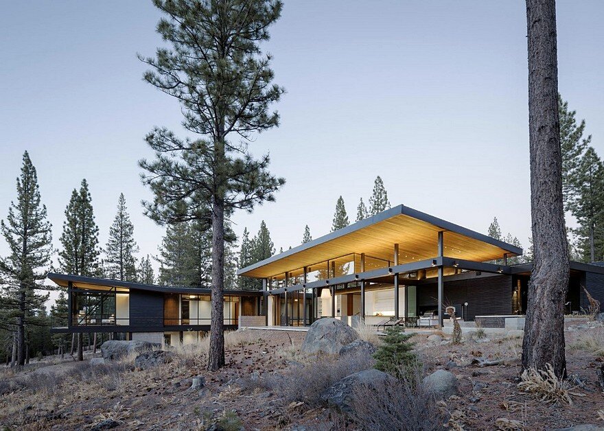 Martis Camp House Provides Privacy and Celebrates Panoramic Views of the Pacific Crest Mountain
