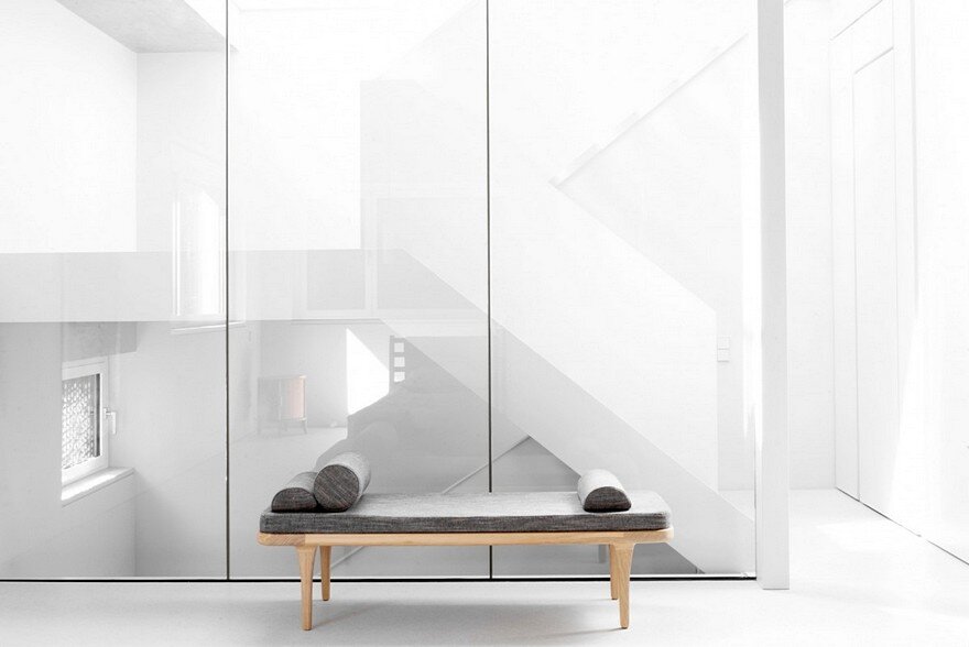 Minimalist Home with a Sleek and Clean Interiors by Studio Loft Kolasiński 9