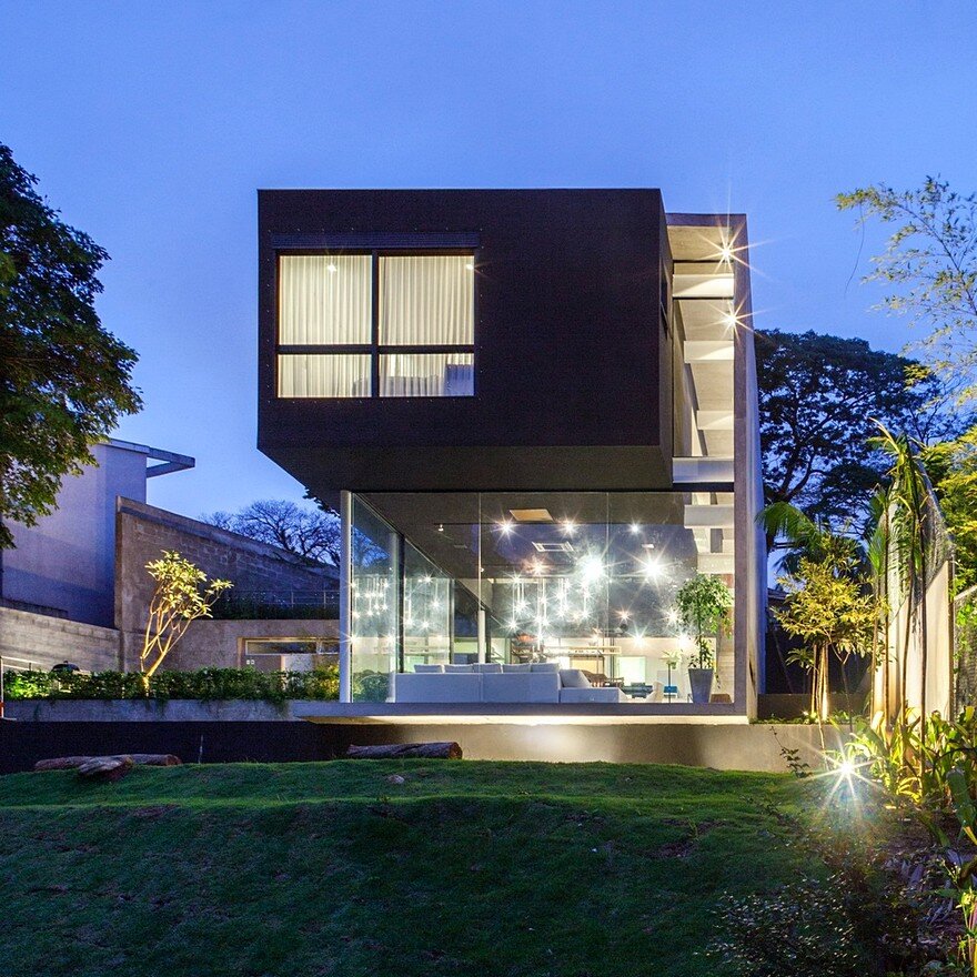 This São Paulo House Has a Mixed Structural Design that Combines Concrete with Steel 15