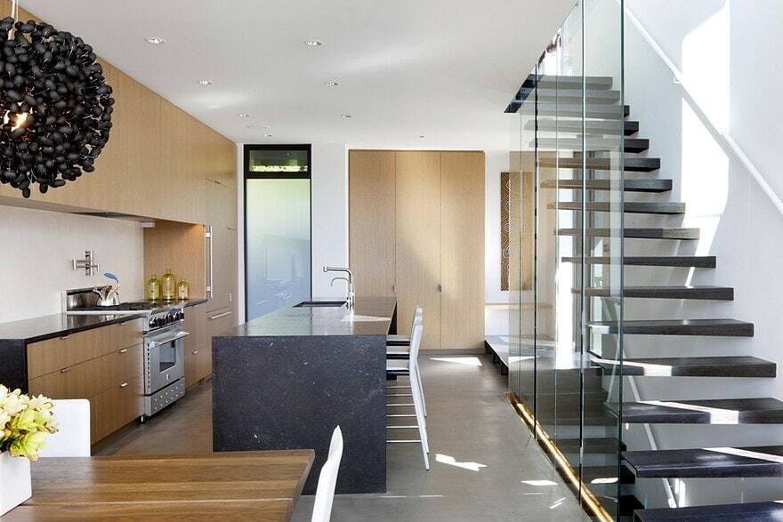 Modern Townhouse in Seattle with Custom Detail and High End Finishes 4