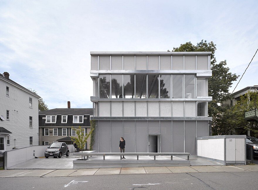 One-Story Prefabricated House Designed in Madrid and Assembled in Brookline