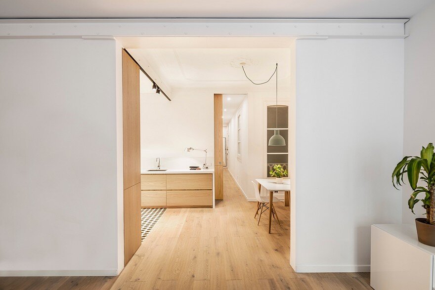 Open-Layout Apartment in Barcelona Exhibiting Fresh, Clean and Bright Design 5