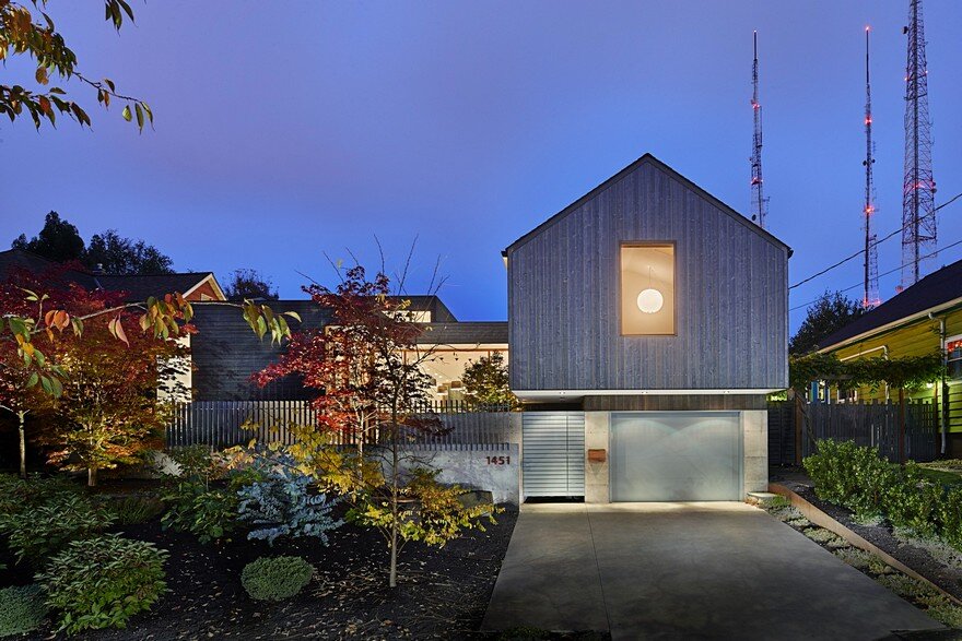 Seattle Artist House Features a Simple, Elegant and Low-Ego Design 15