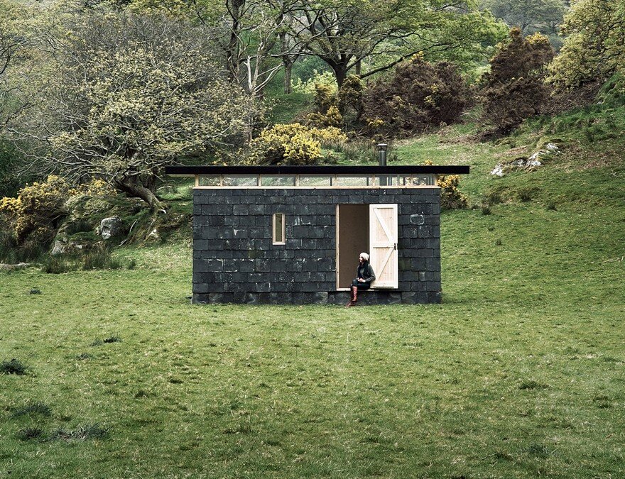 Slate Cabin is a Writer’s Retreat Perched on the Edge of Snowdonia National Park